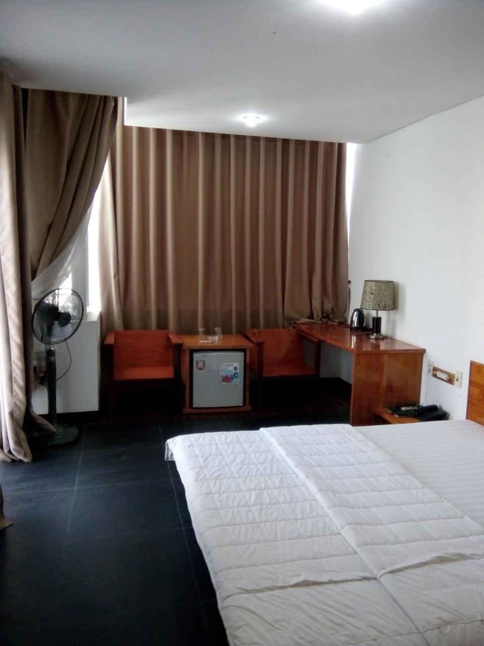 מלון Yen Thinh Khach San Thuong Mai מראה חיצוני תמונה
