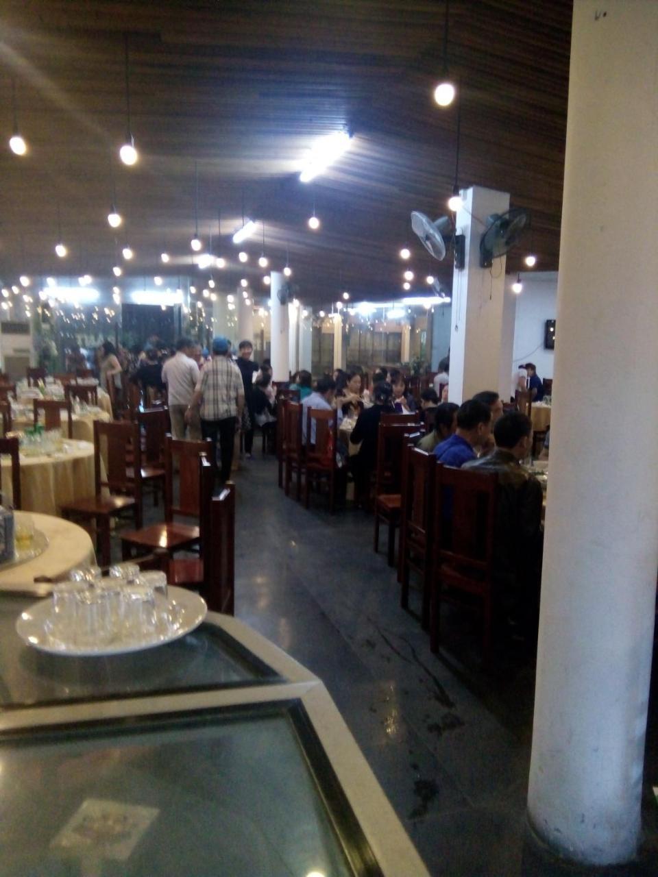 מלון Yen Thinh Khach San Thuong Mai מראה חיצוני תמונה